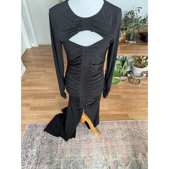 Cinq a Sept Perri Maxi Gown - Picture 5 of 8